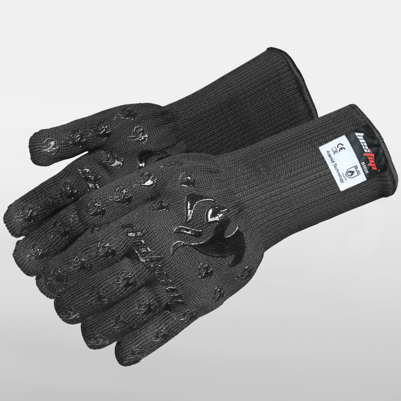 <span>Guantes resistentes al calor (93</span><span>2°F)</span><br />